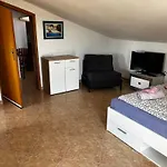 Rozi Apartman *