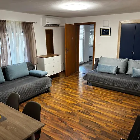 Apartment Rozi
