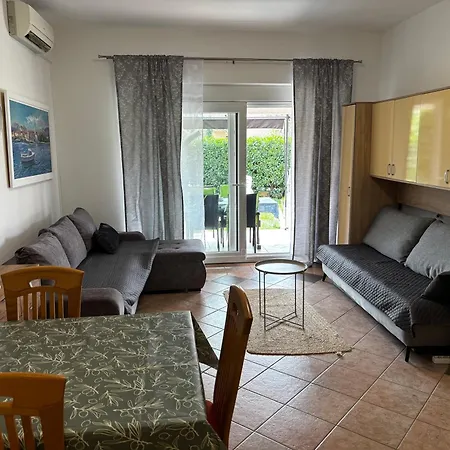 Apartman Rozi *