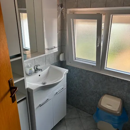 Rozi Apartment
