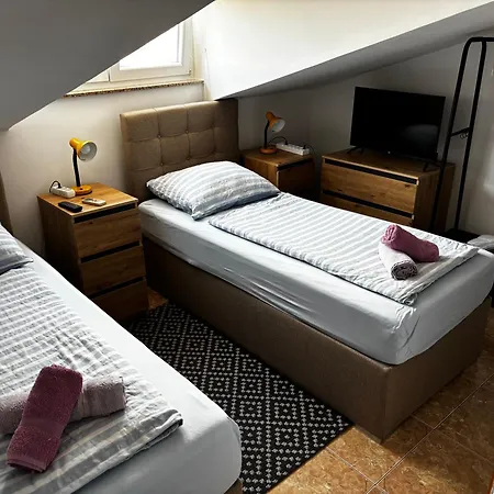 Rozi Apartment