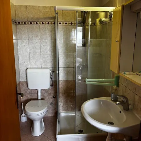 Apartment Rozi *