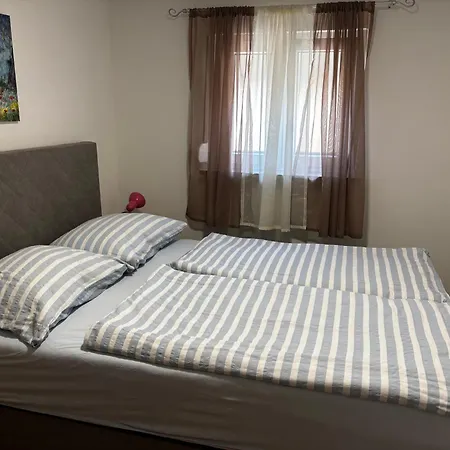 Rozi Apartman *